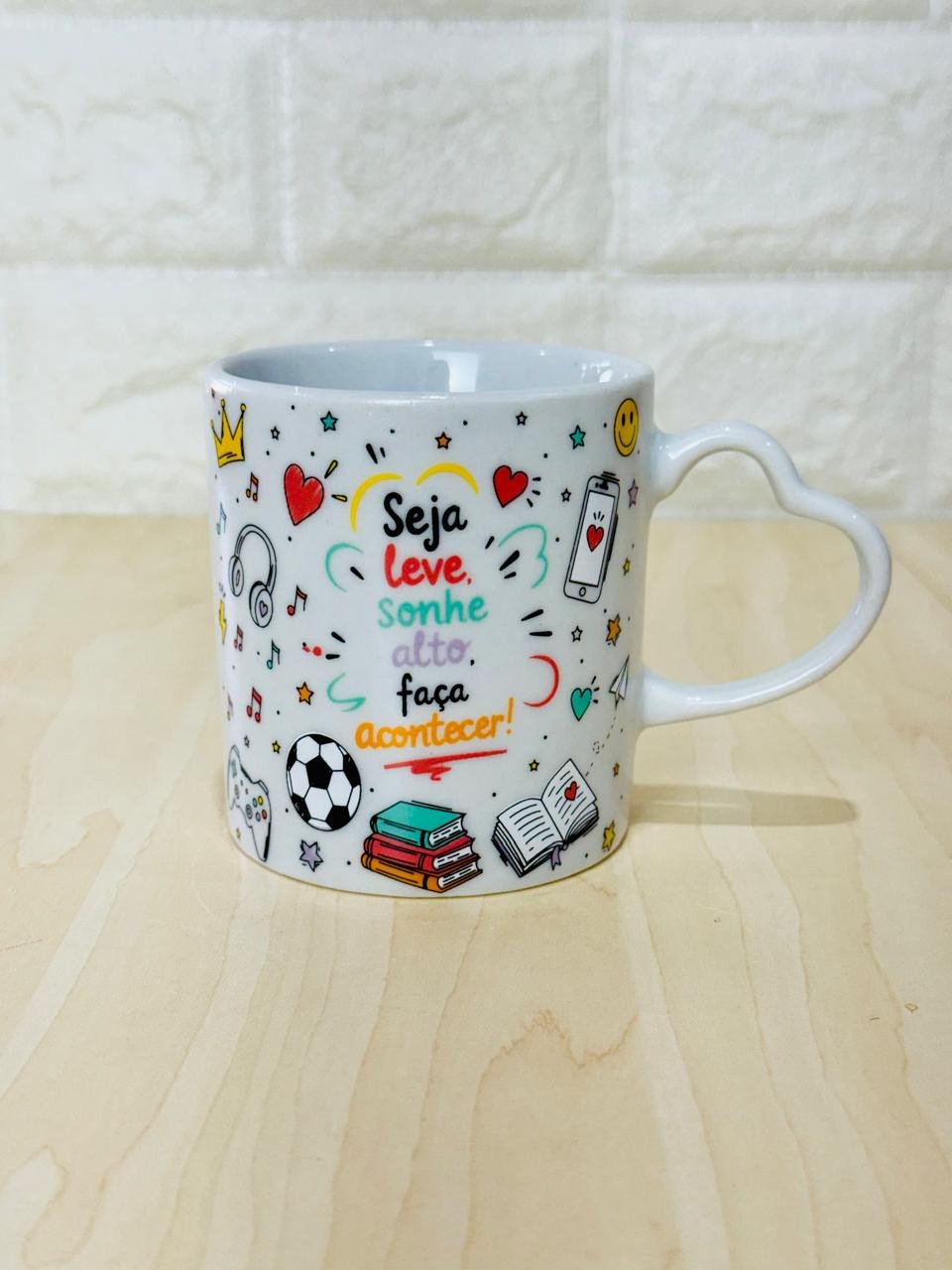   Caneca Alça Coração Branca Sonhe Alto