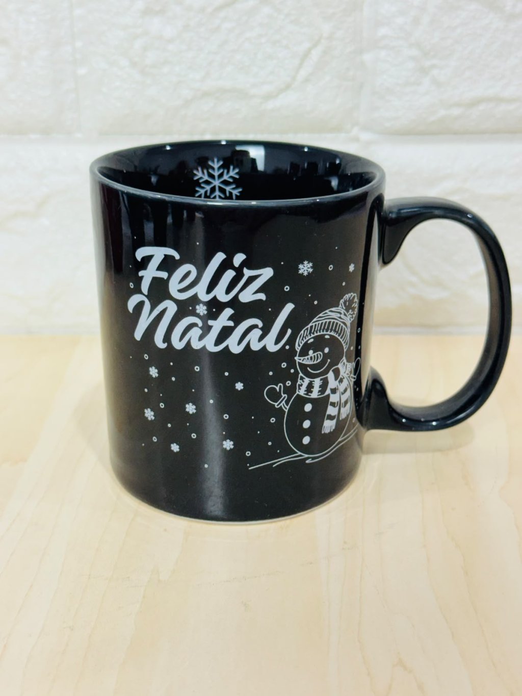 Caneca Aurora Preta Boneco de Neve