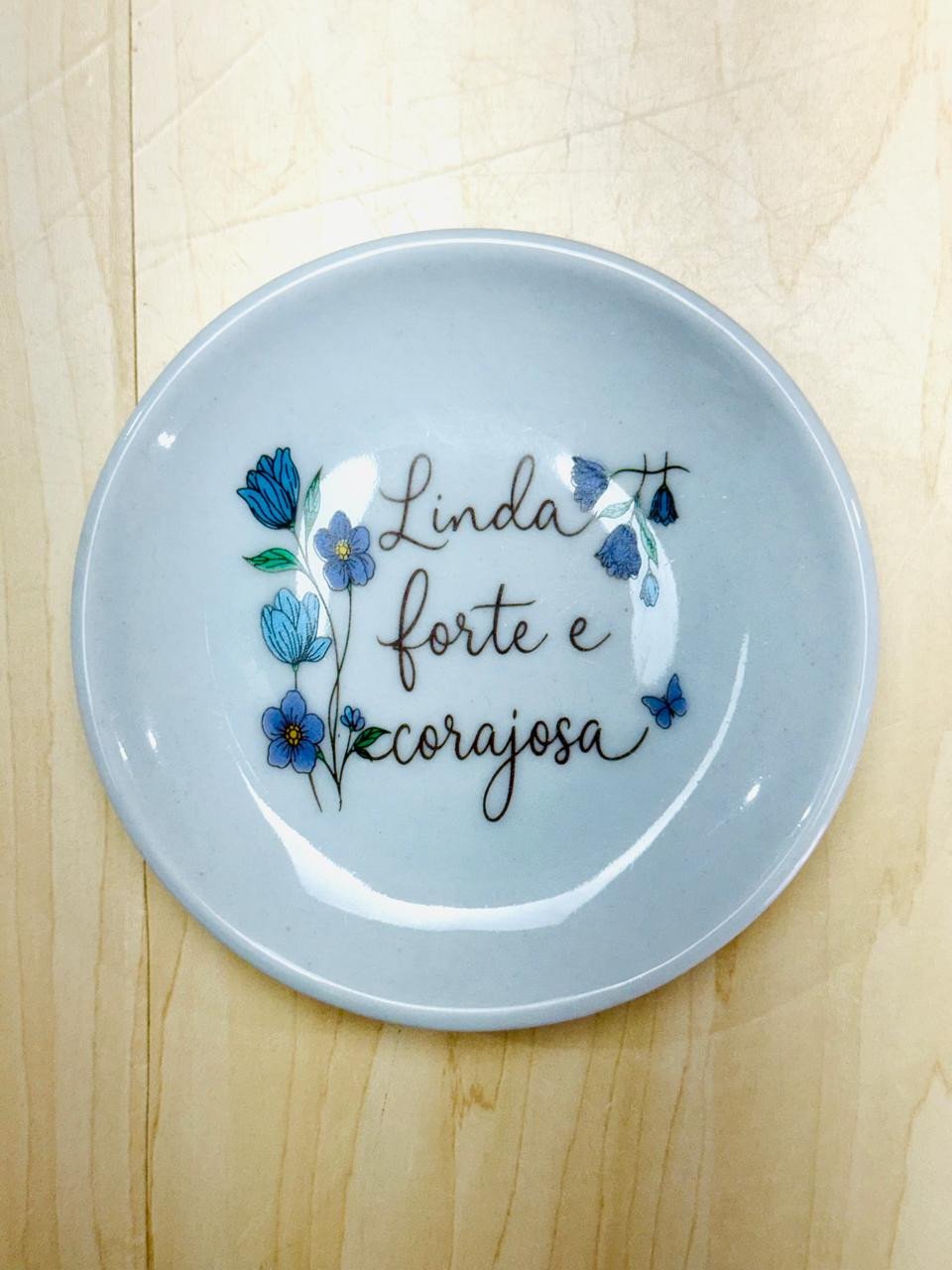 Pires G Linda, Forte e Corajosa