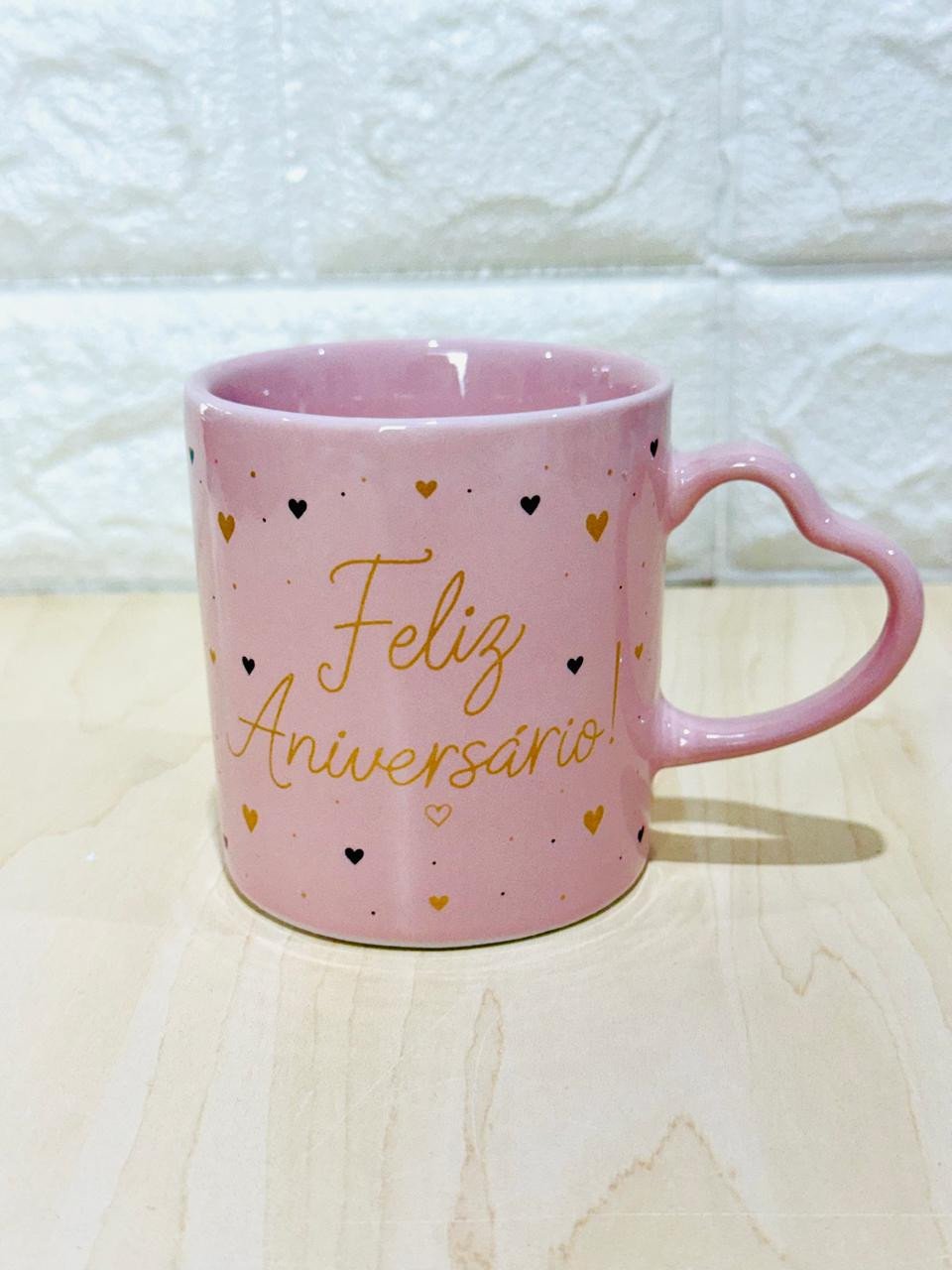Caneca Alça Coração Rosa Feliz Aniversário Corações