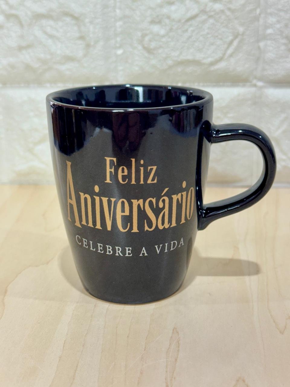 Caneca Sublime Preta Feliz Aniversário Celebre 