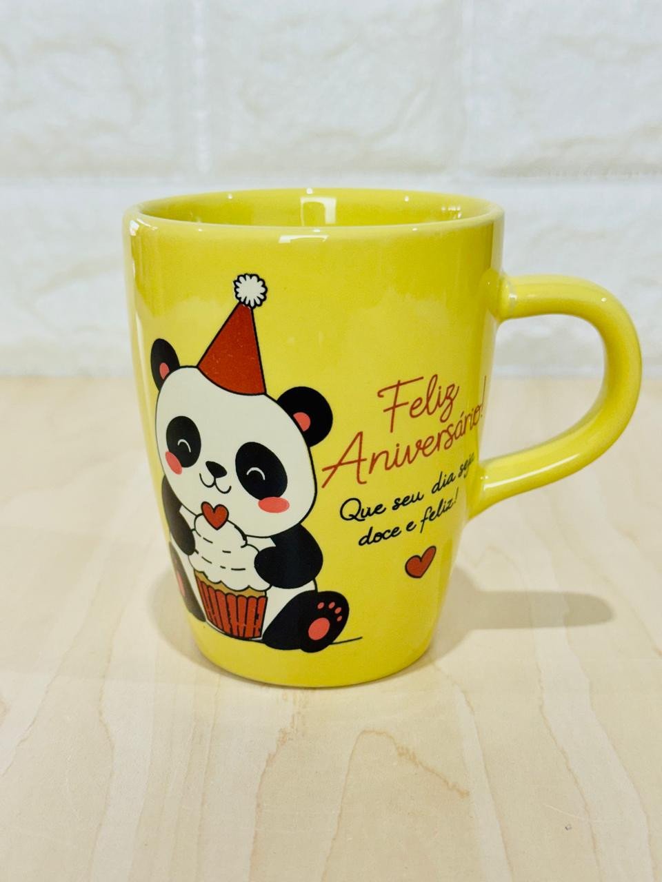 Caneca Sublime Amarela Feliz Aniversário Panda