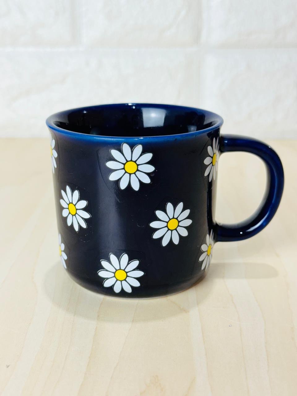 Caneca Ágatha Azul Só Margaridas Branca
