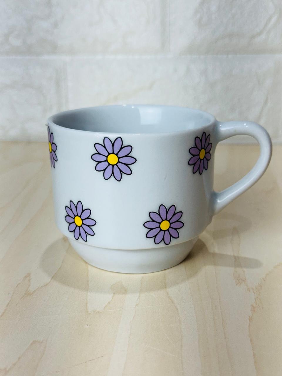 Caneca Empilhável Branca Só Margaridas Lilás