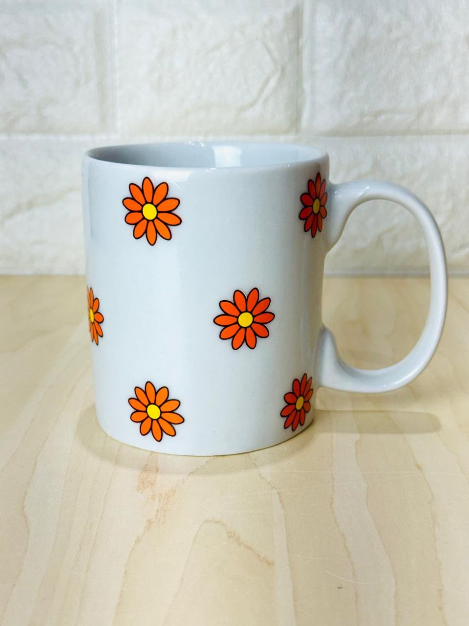 Caneca Aurora Branca Só Margaridas Laranja