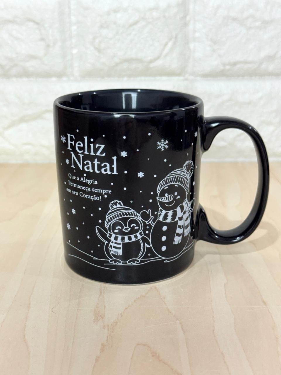 Caneca Aurora Preta Boneco de Neve