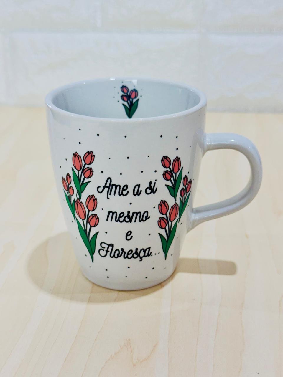 Caneca Sublime Branca Tulipas
