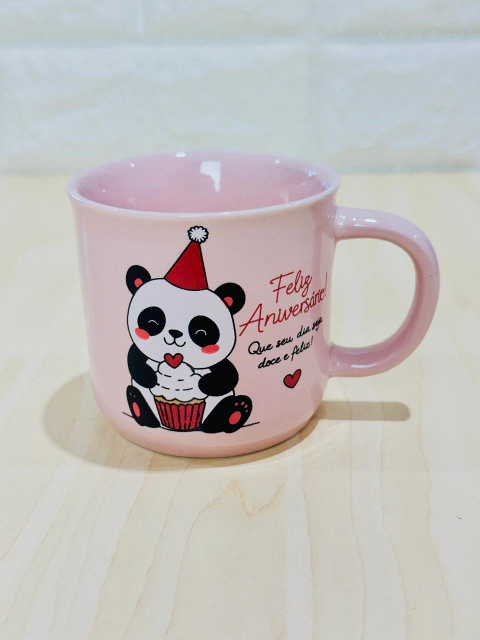 Caneca Ágatha Rosa Feliz Aniversário Panda