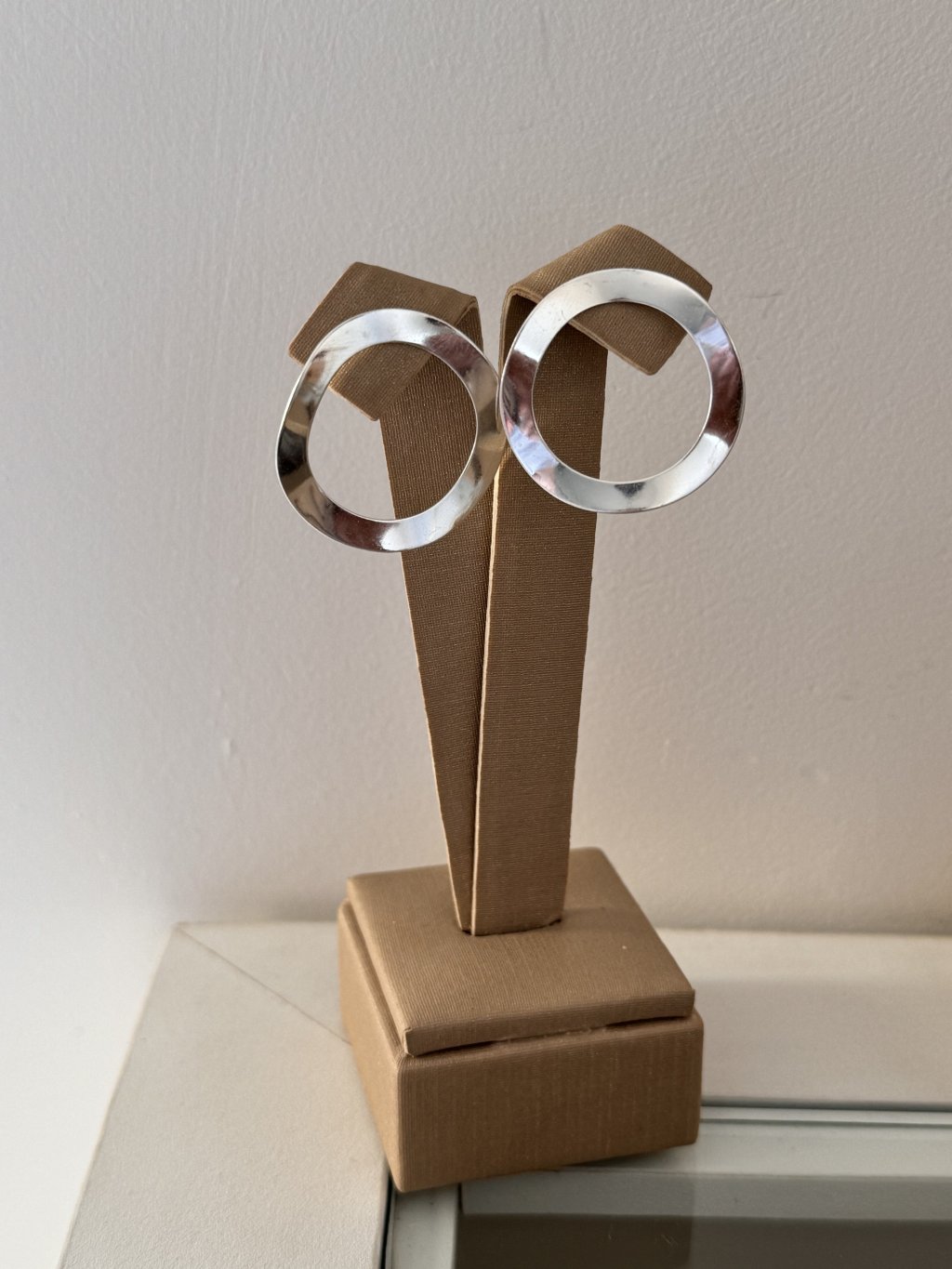 BR00297 - BRINCO REDONDO VAZADO PRATA 