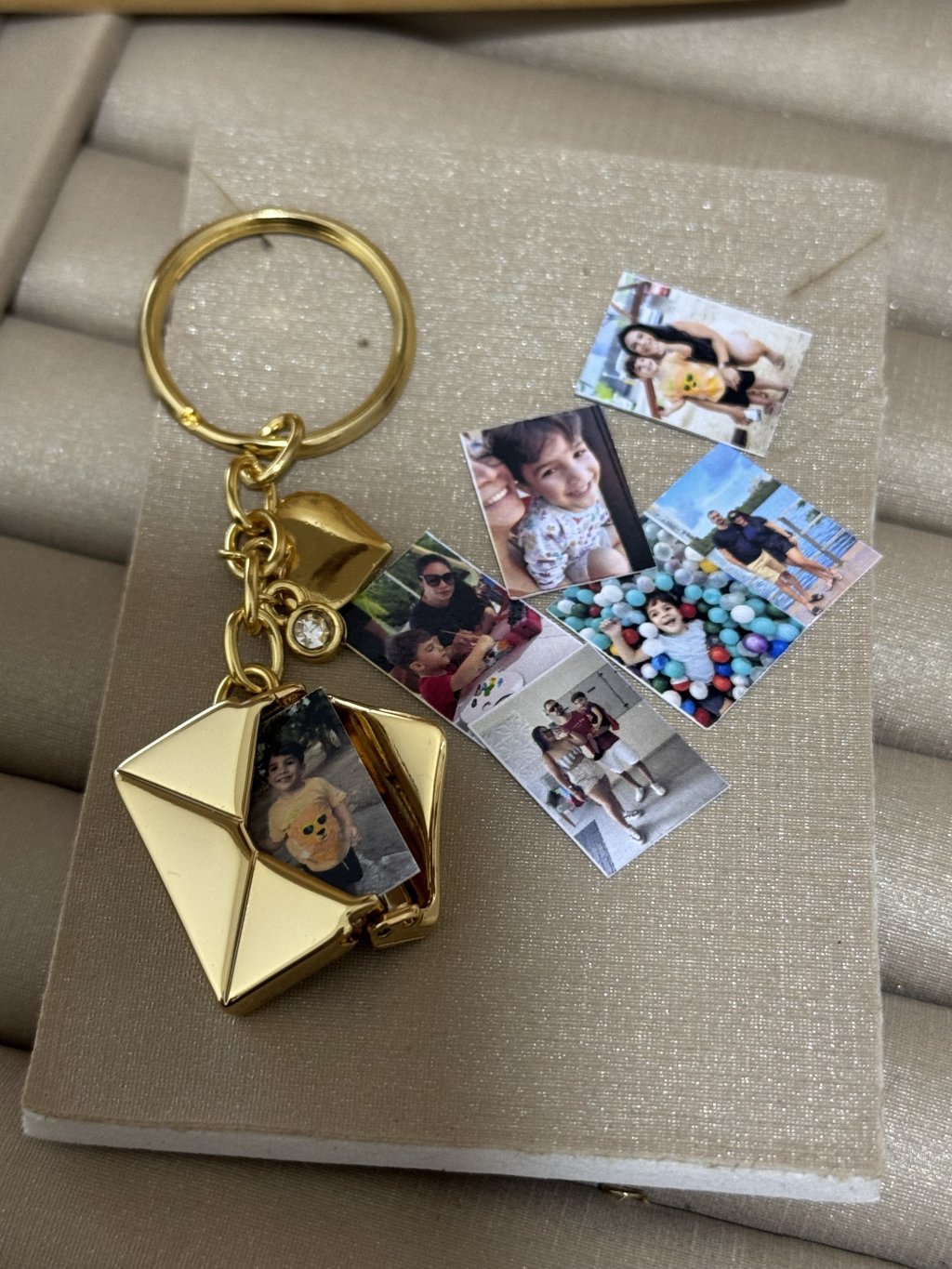 Chaveiro Relicário com 7 fotos