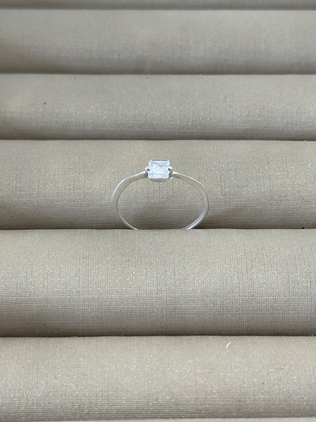 AN00029 - Anel Ponto de Luz Quadrado Prata 925