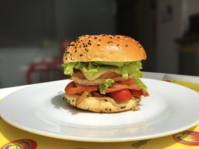 MEGA BURG 