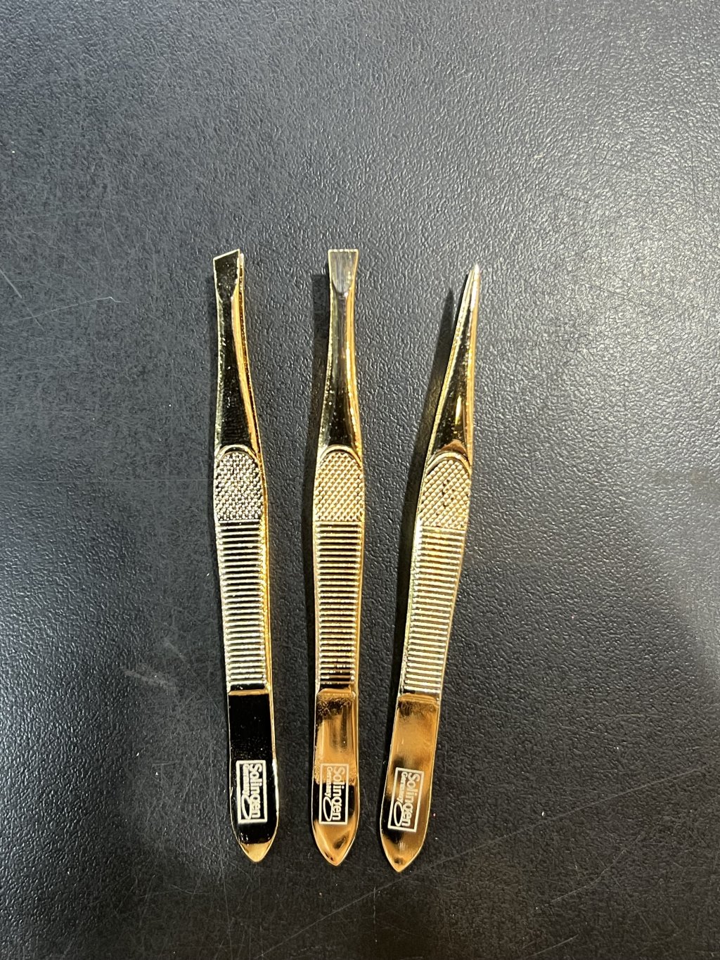 Pinça para sobrancelha 