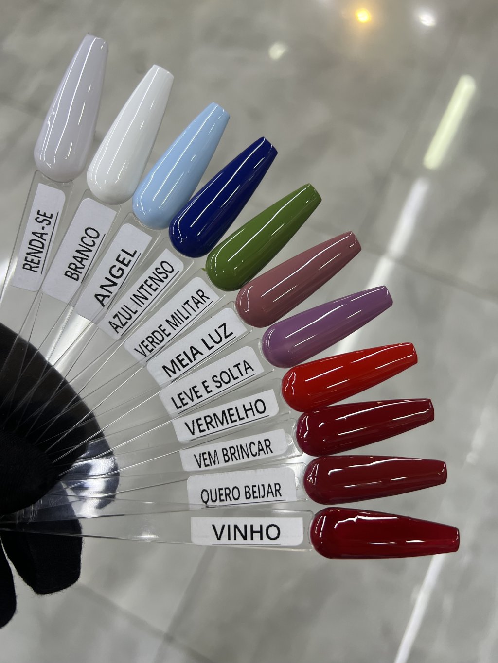 ESMALTE EM GEL BRILIA NAILS 