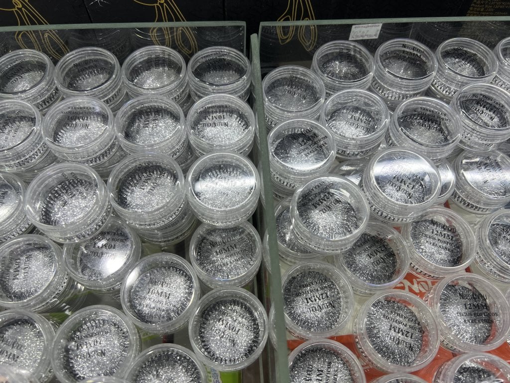 CÍLIOS TUFO EM POTINHO 