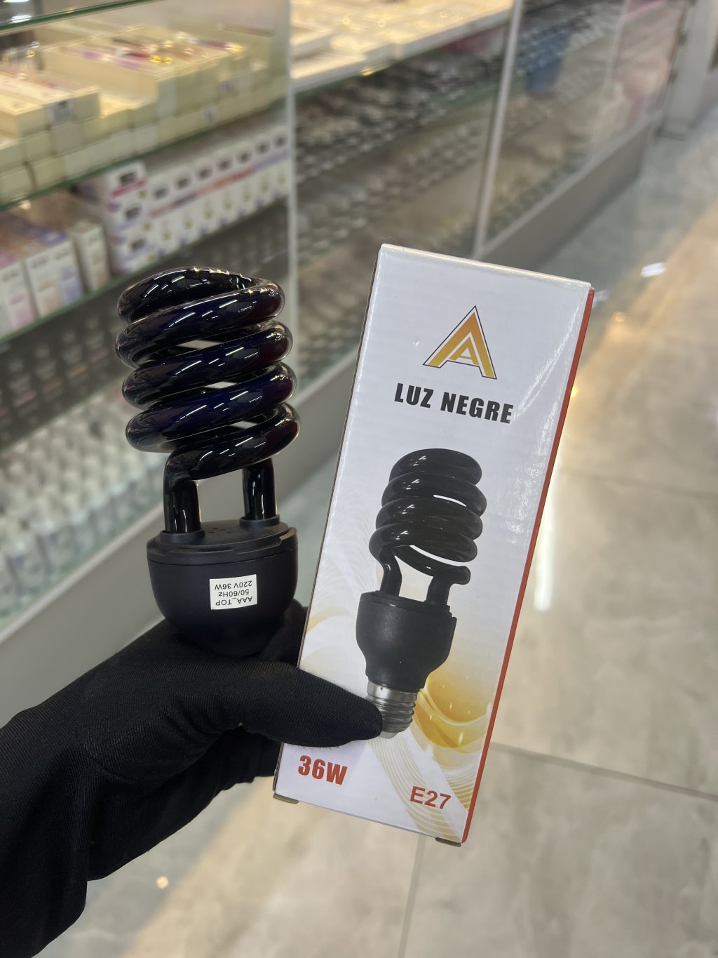 LUZ NEGRA 36W