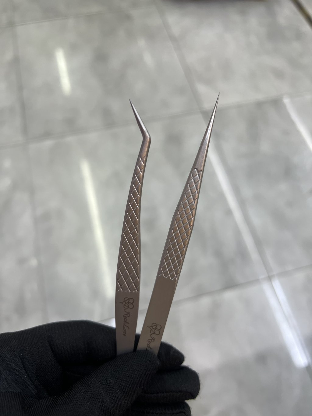 PINÇA PARA CILIOS REAL LOVE