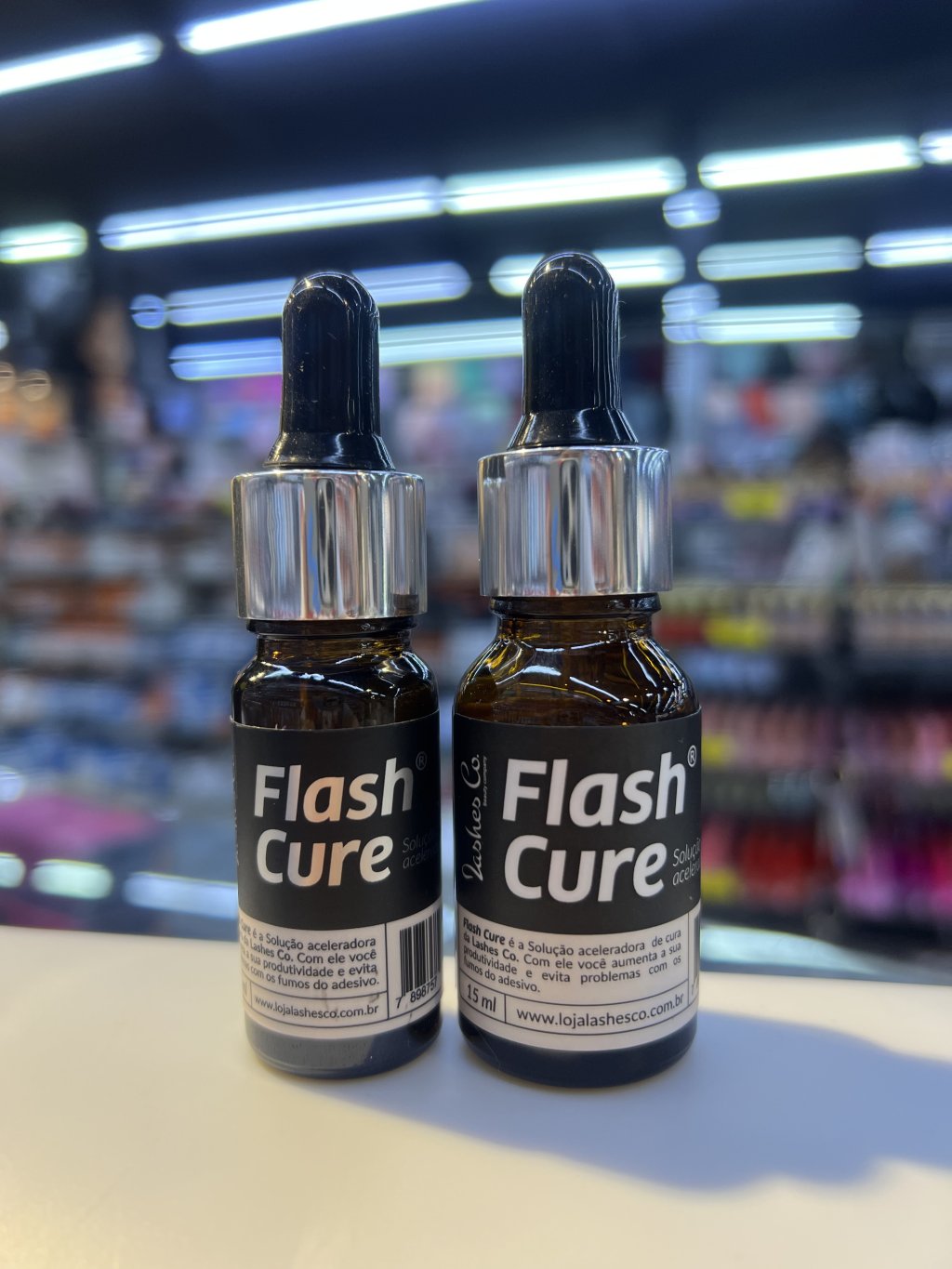 FLASH CURE LASHES CO.