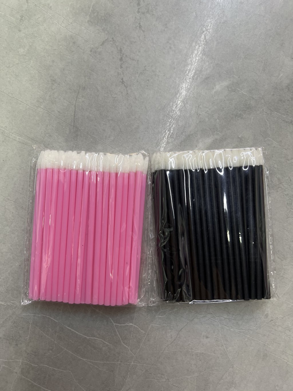 LIP GLOSS/APLICADOR LABIAL 