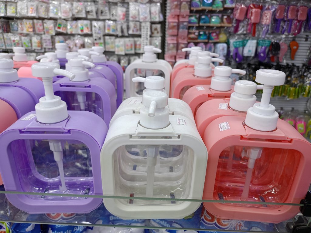 PUMP COM MOLDURA COLORIDA 