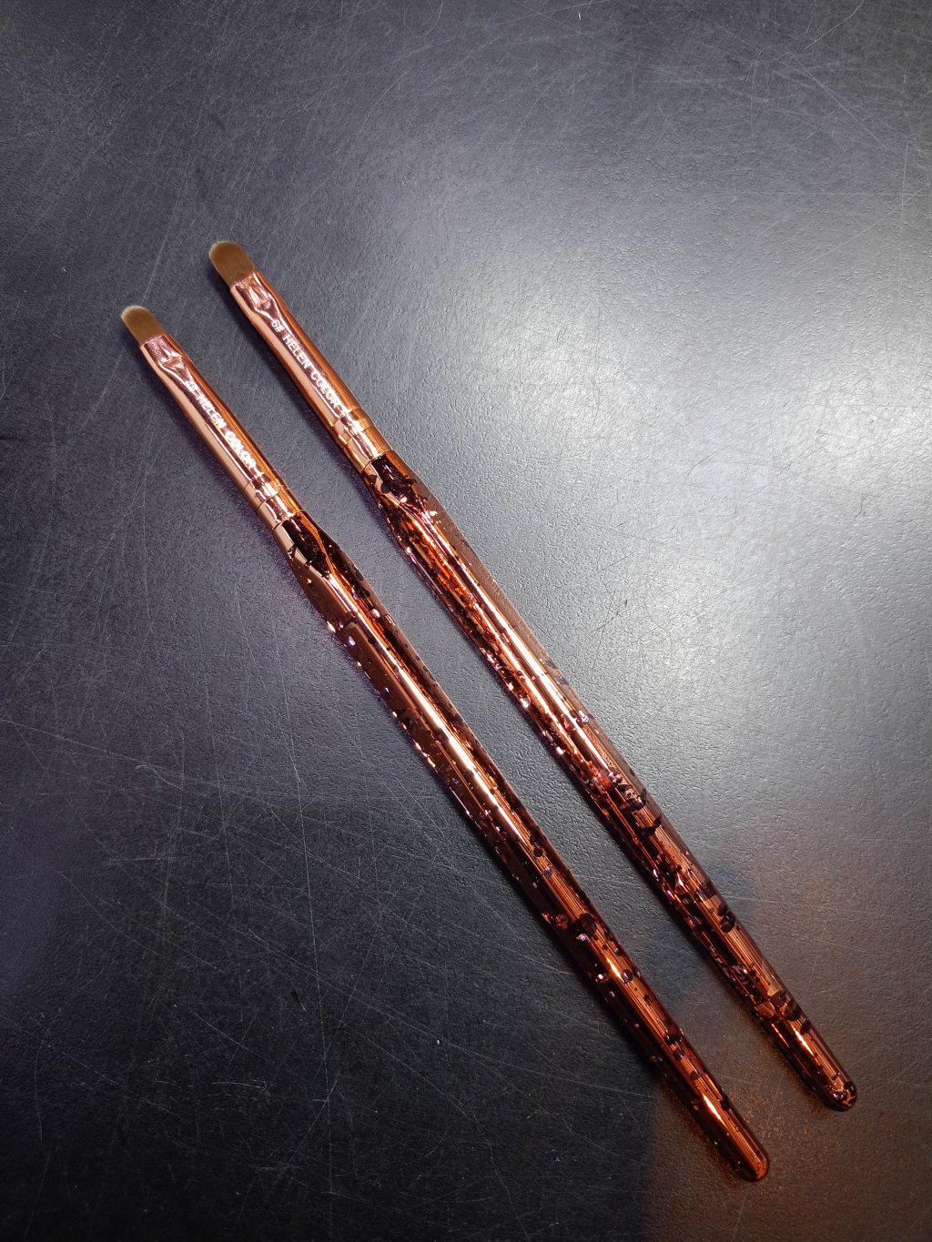 PINCEL LÍNGUA DE GATO HELEN COLOR