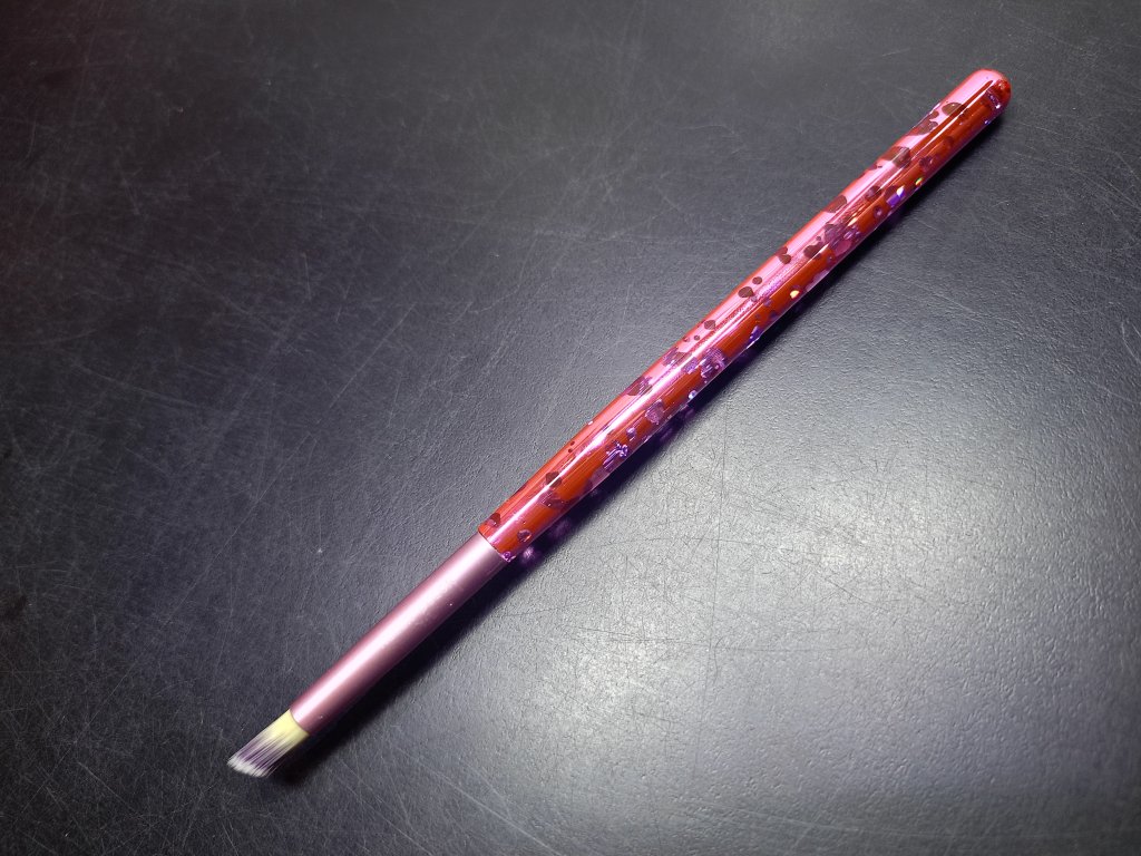 PINCEL KABUKI PATA DE VACA HELEN COLOR 