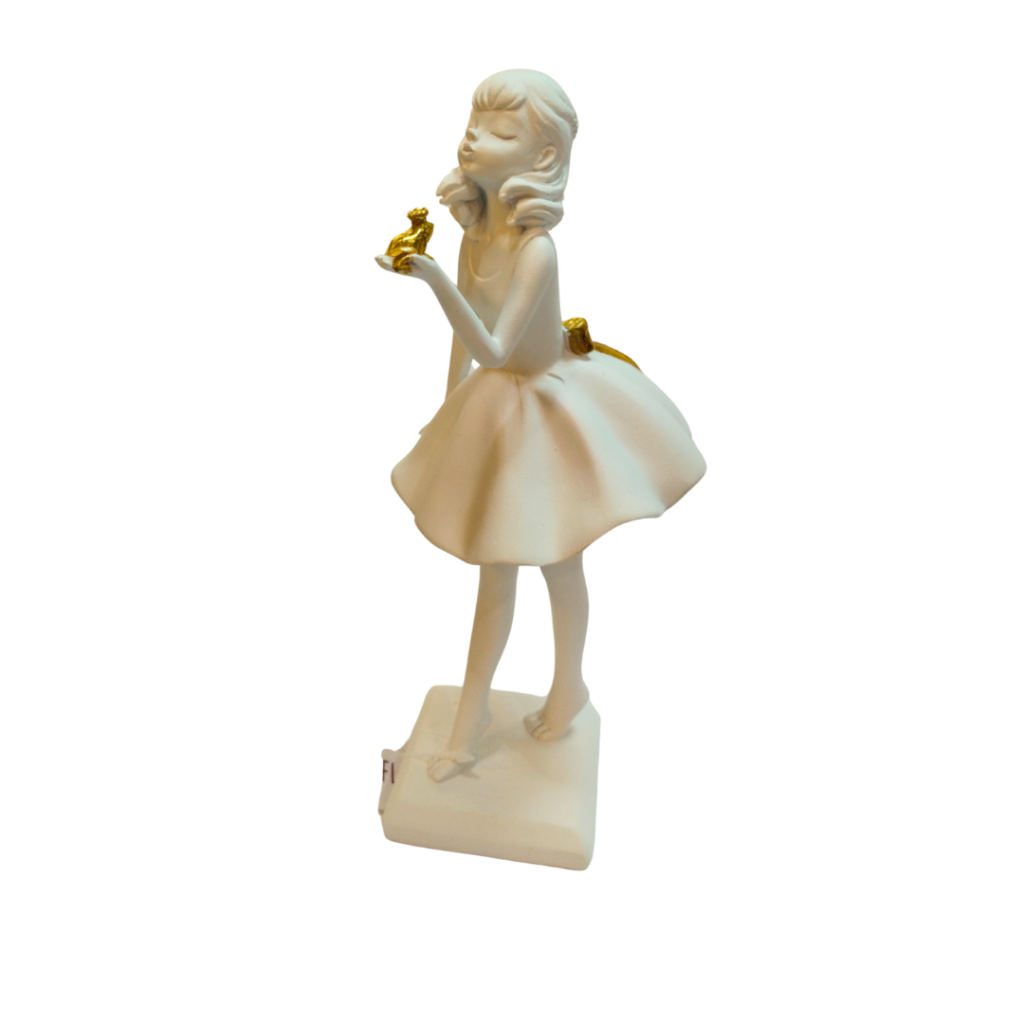 ESCULTURA DECORATIVA MENINA E O SAPO - POLIRESINA - BRANCO COM DOURADO - 24X11X10CM - FLORARTE 