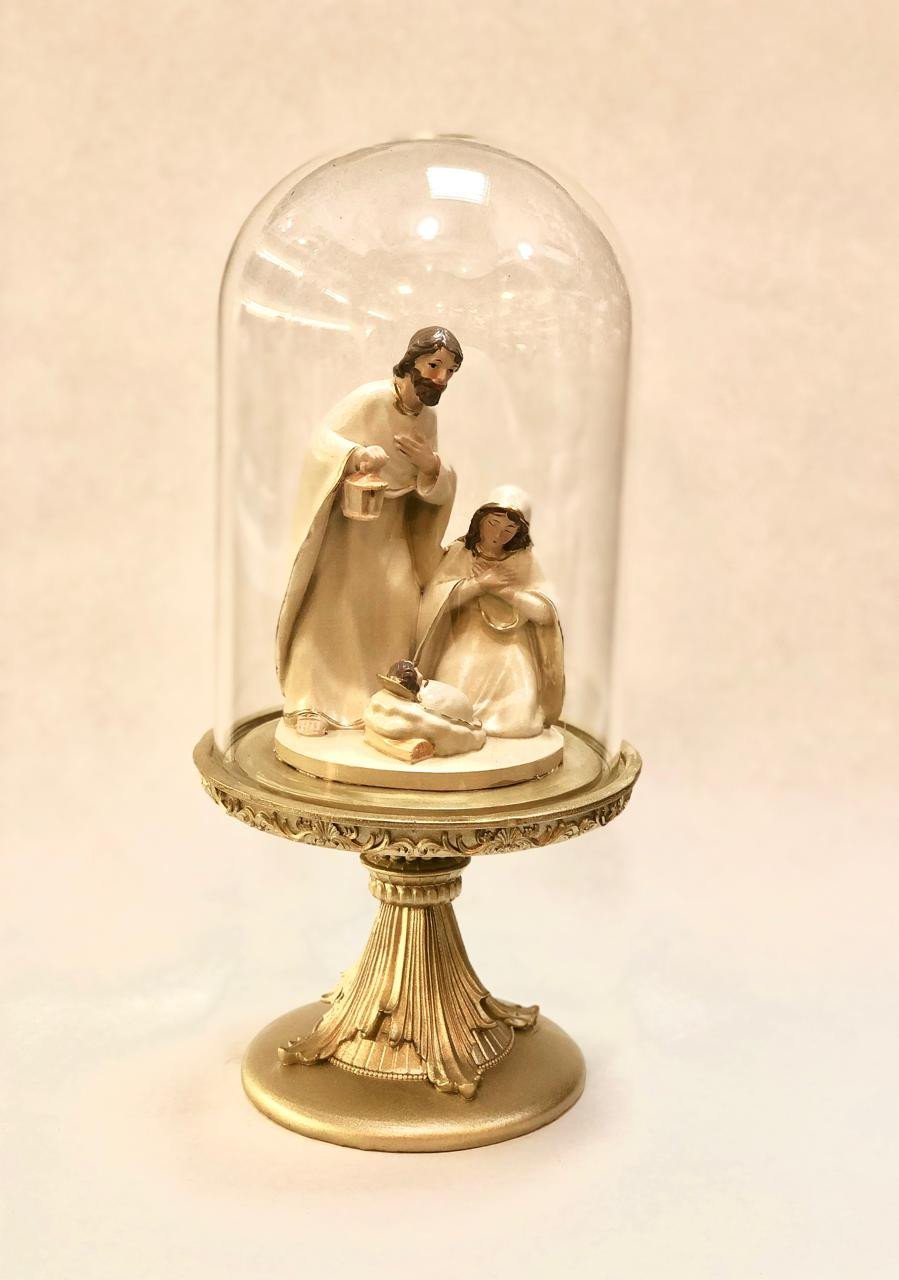 Sagrada Família Cúpula Branca e Dourada