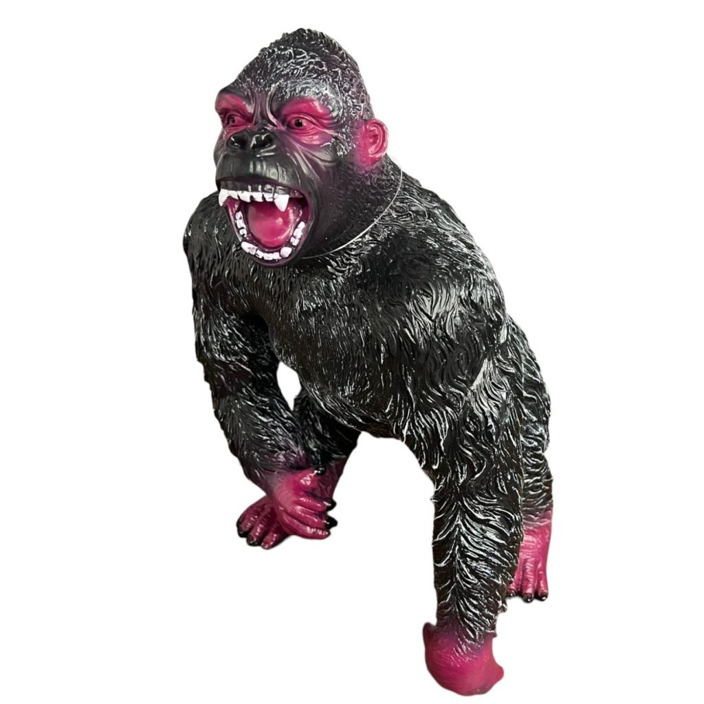 GORILA GRANDE SOBRE 3 PATAS