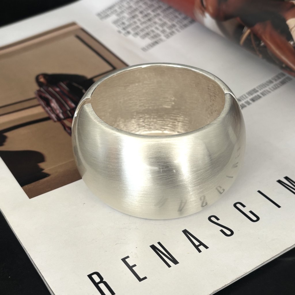Bracelete redondo prata escovado 