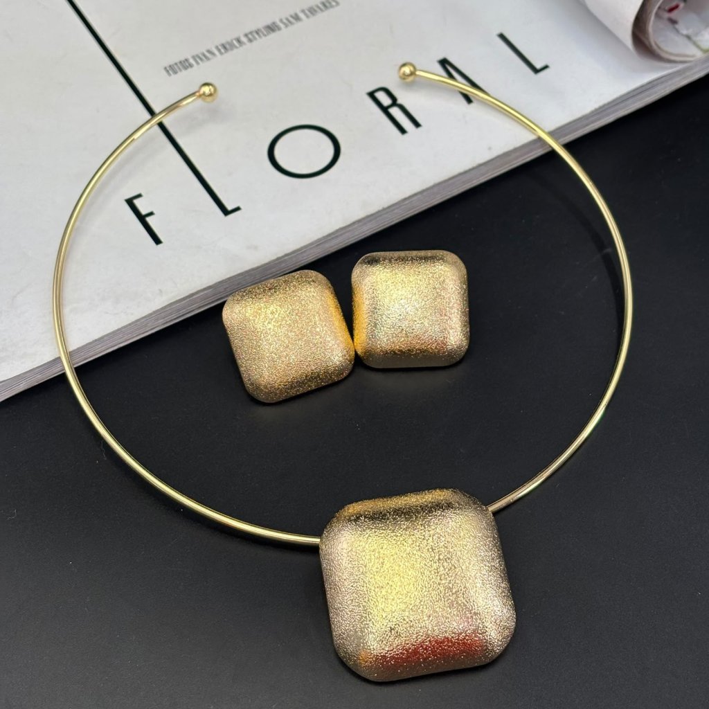 Choker Carlota 