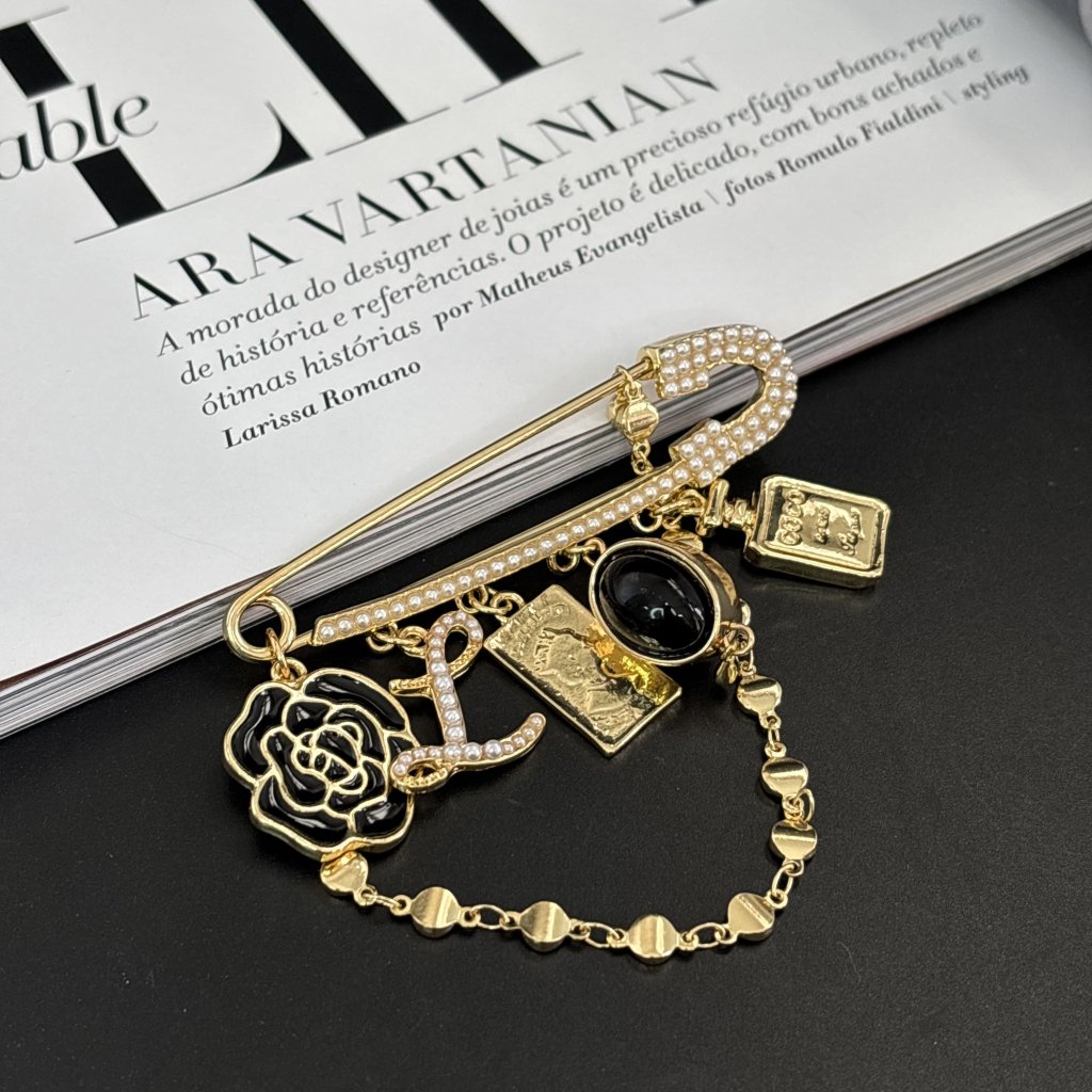 Broche Salesiano