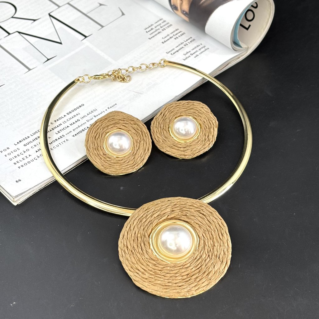 Choker palha em pérola 
