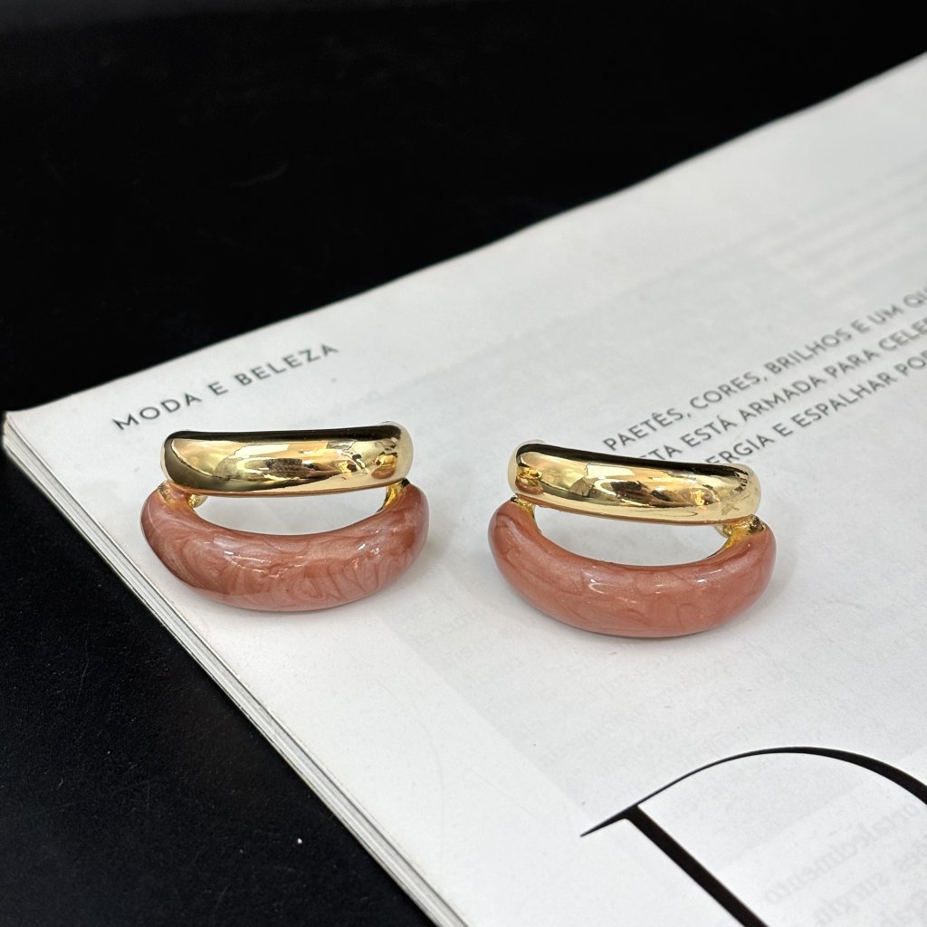 Brinco dourado rosa 