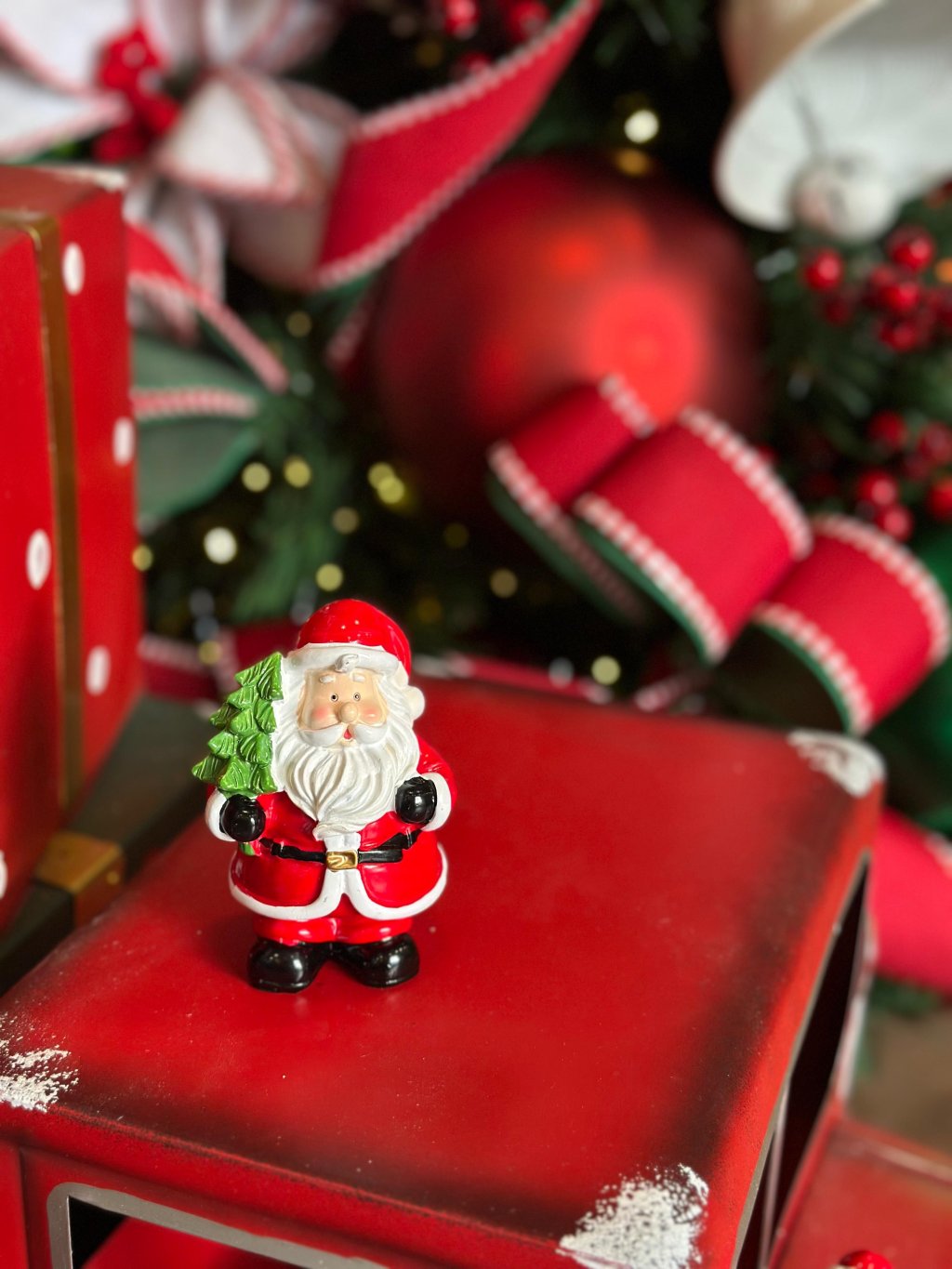 Papai Noel resina 7x5x10cm NAT0339