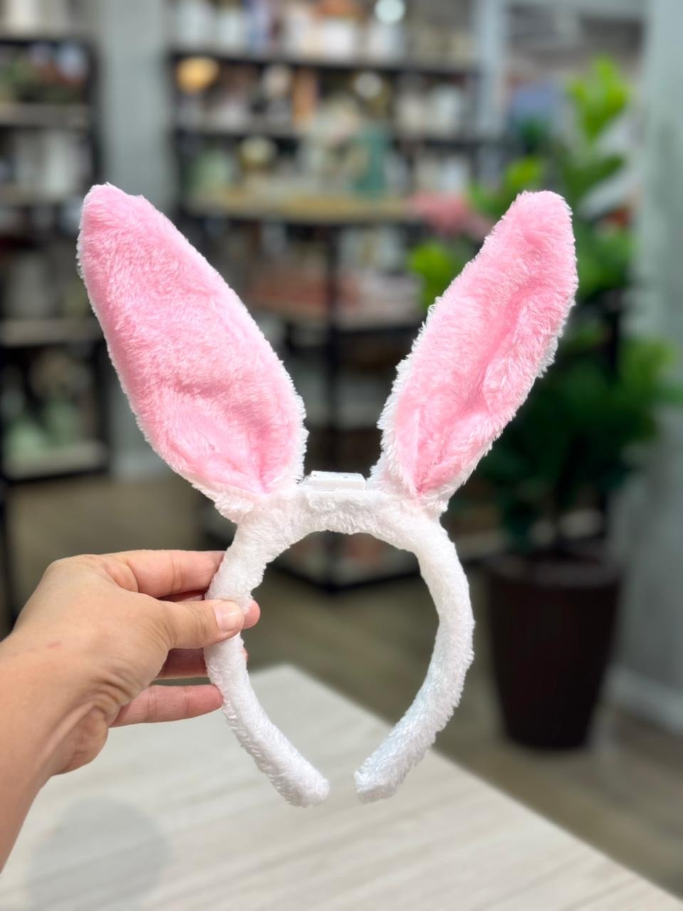 TIARA COELHO C/LUZ BRANCO E ROSA 30x12 CM REF:55100001