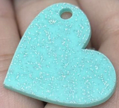 Pingente acrílico Coração glitter 2,5x3cm VERDE BEBE com duas und 