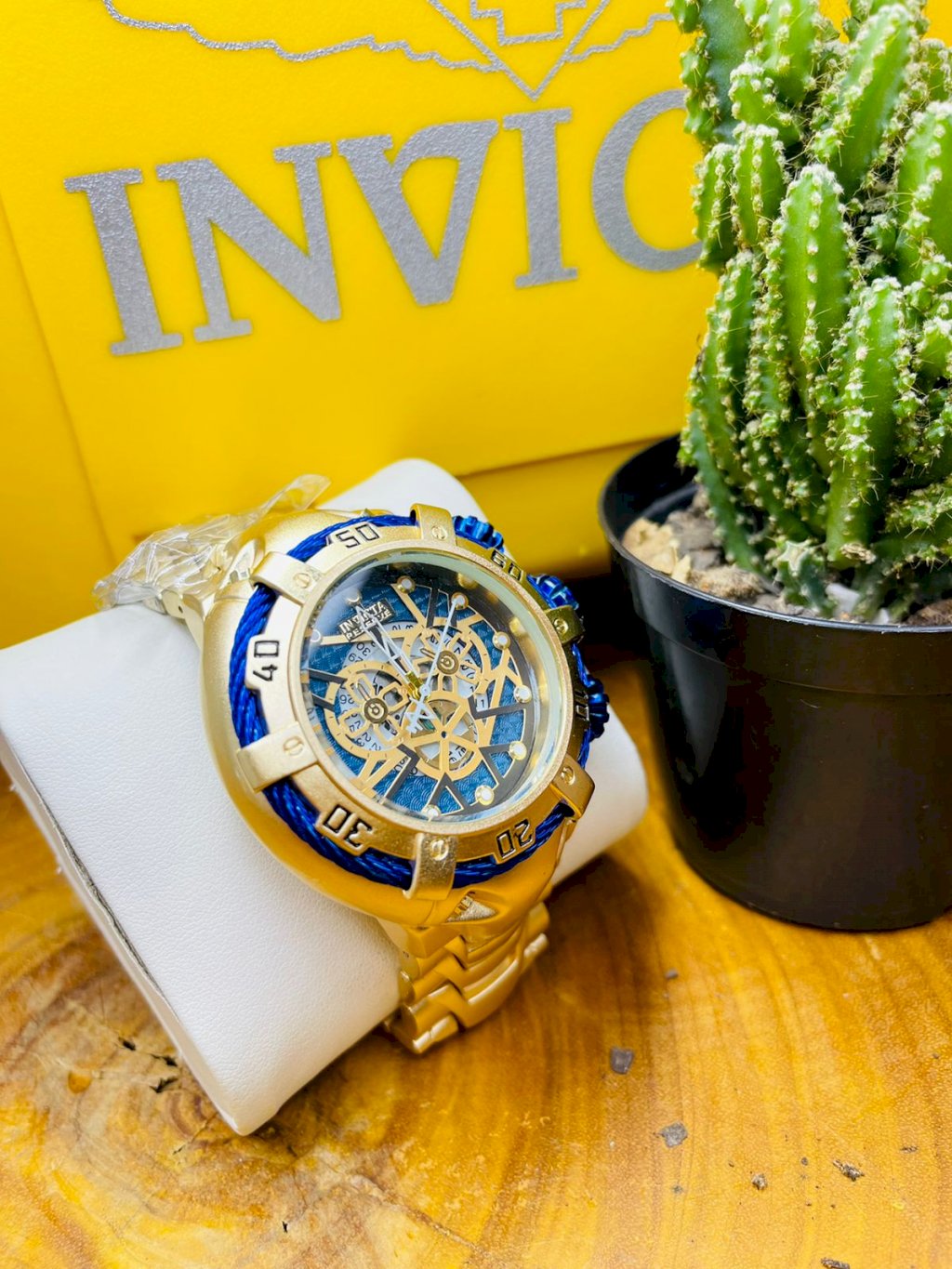 invicta thunderbolt esqueleto