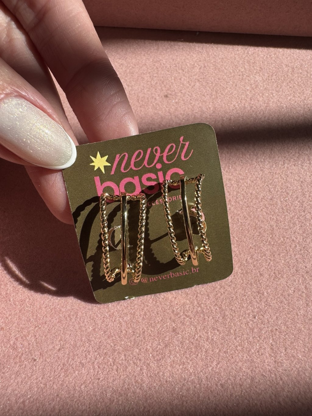 Brinco Hook Double Twist Gold
