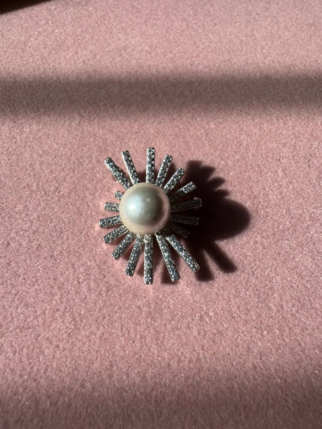 Broche Sol de Pérola