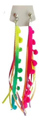 BRINCO POMPOM E FITAS COLORIDAS