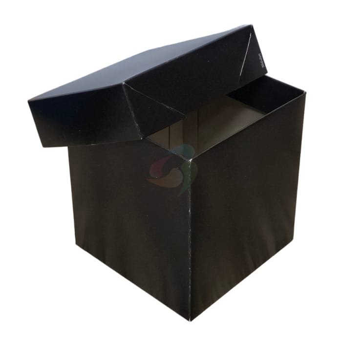 CAIXA DE PRESENTE QUADRADA PRETA M (14,5X14,5X15,5CM)
