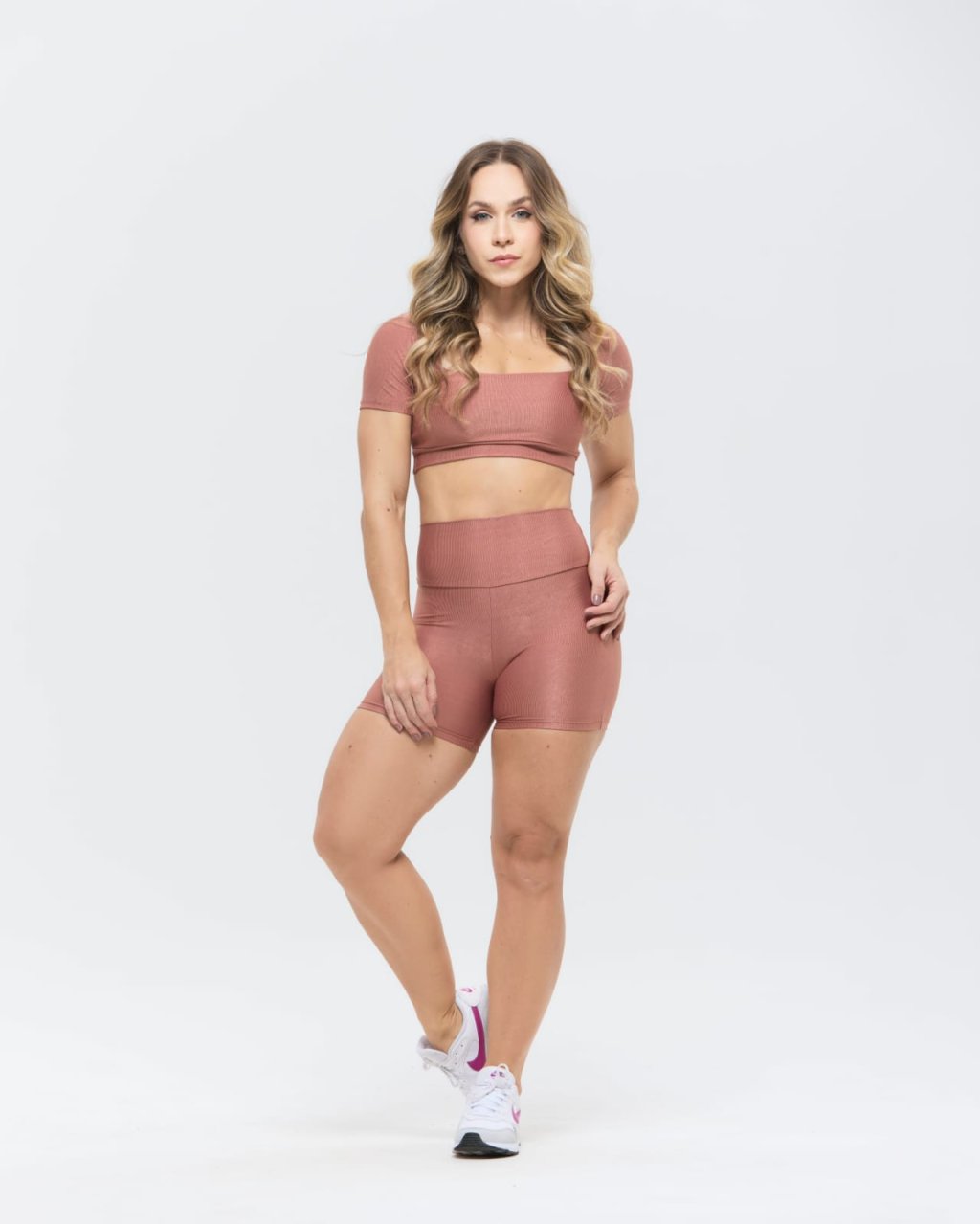 Conjunto thayse canelado  ( short curto ref 205 + blusa manga ref 216) 