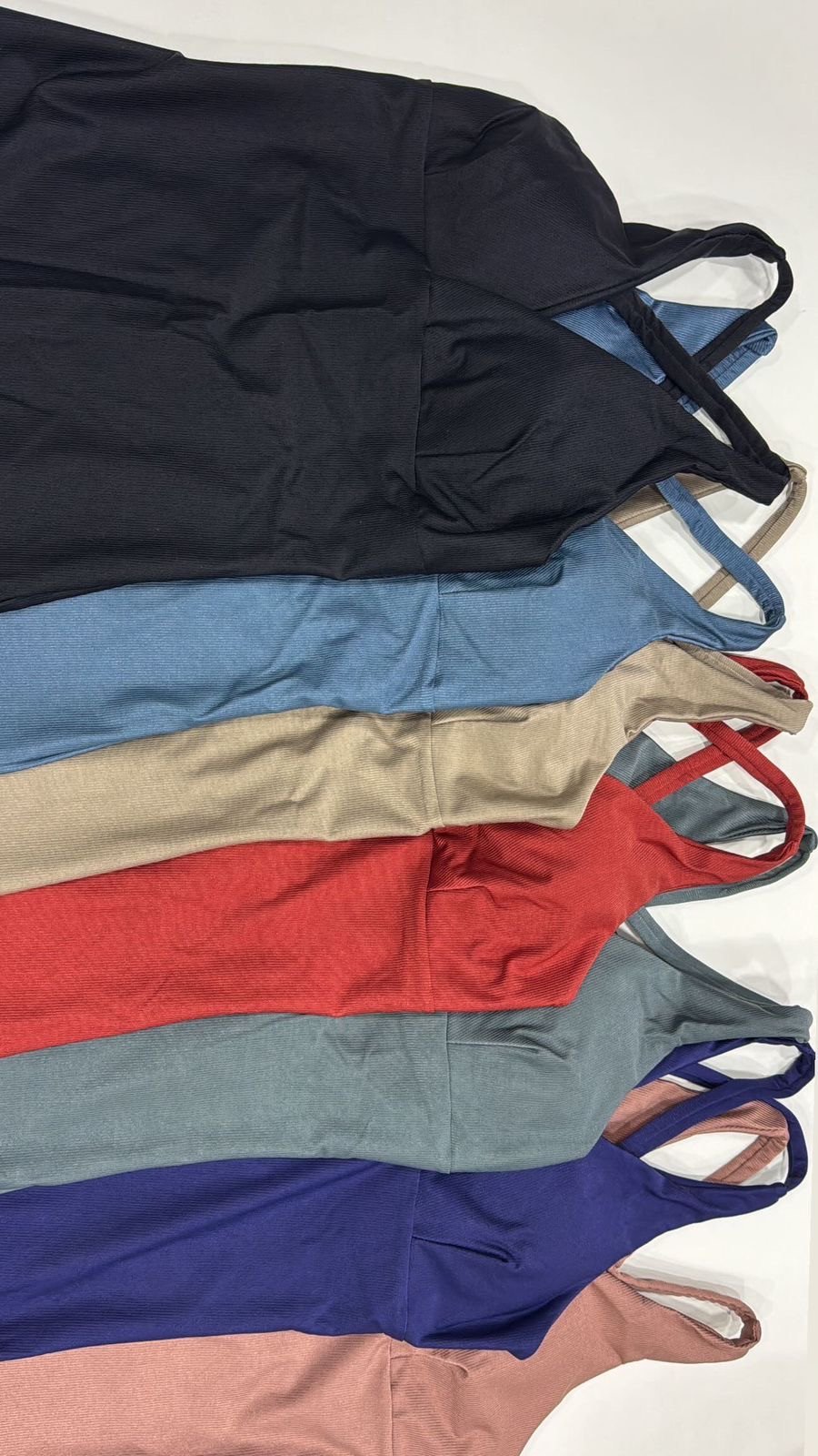 macacão em v canelado 