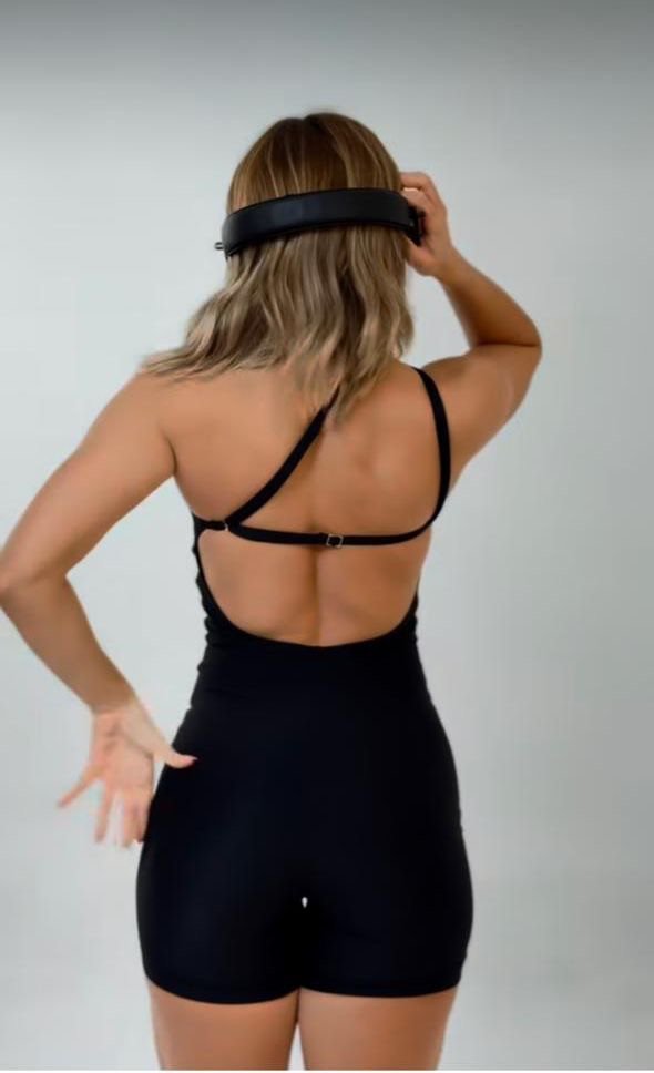 MACACÃO SUZY CANELADO CURTO