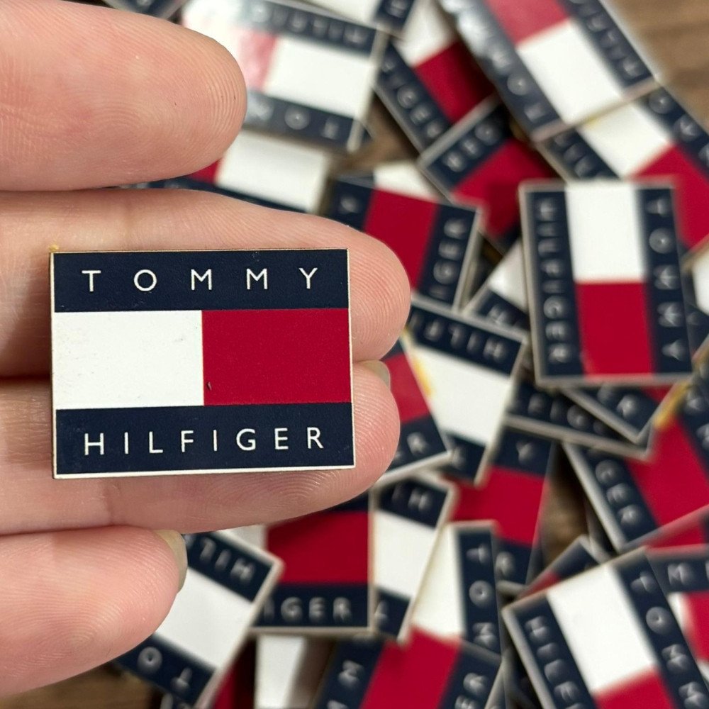 Adesivo Tommy