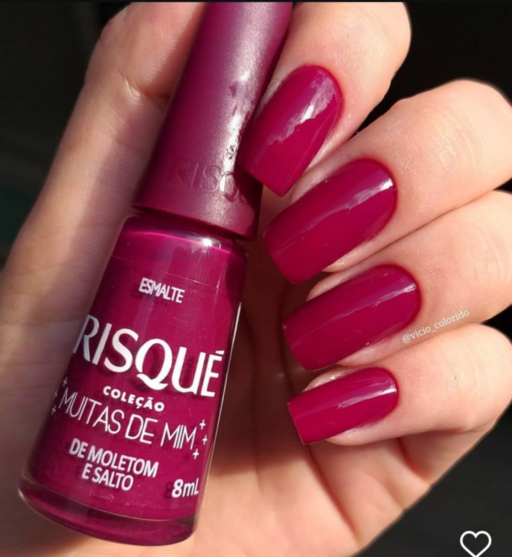 Esmalte Vermelho Risqué De Moletom e Salto 