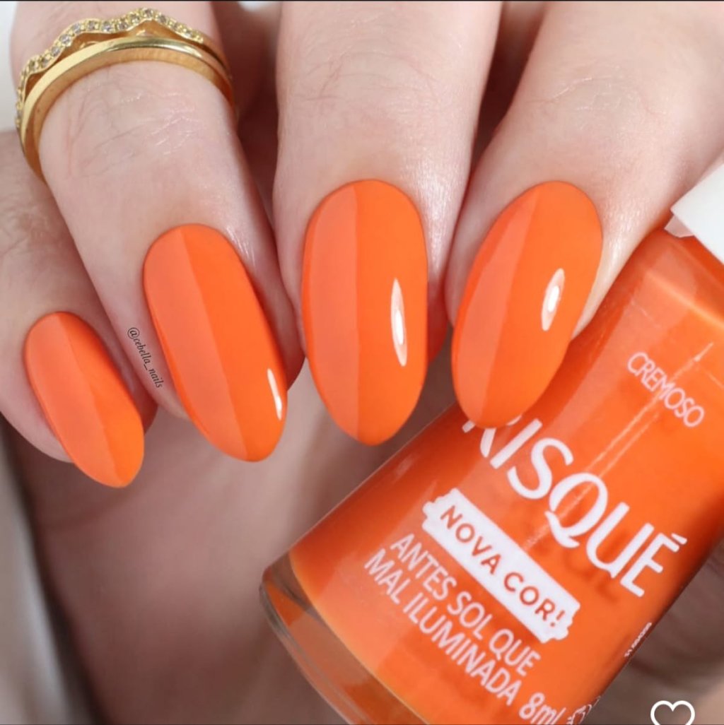 Esmalte Laranja Risqué Antes Sol que Mal iluminada 