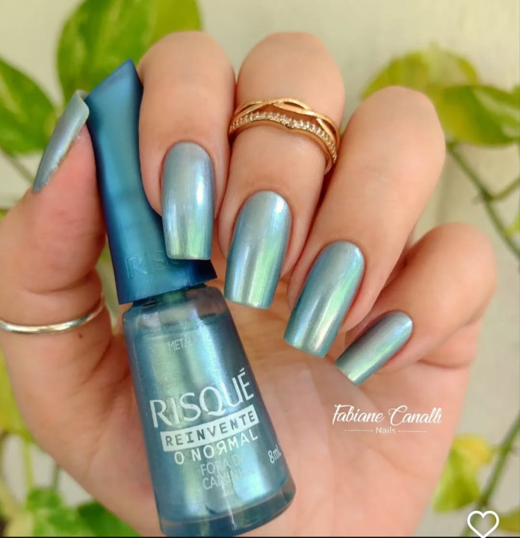 Esmalte Azul Risqué Fora da Caixinha 