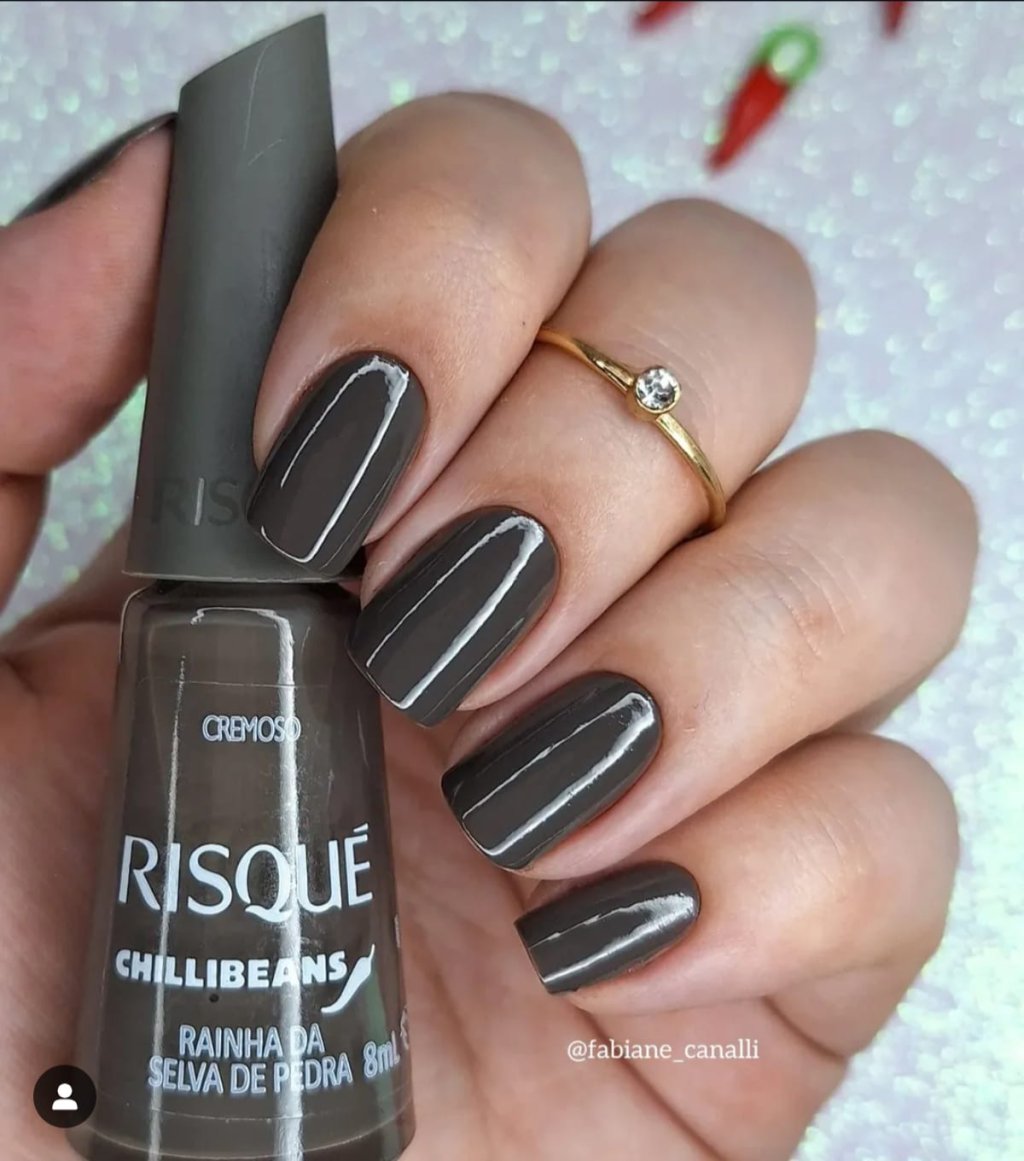 Esmalte Marrom Risqué Rainha da Selva de Pedra 